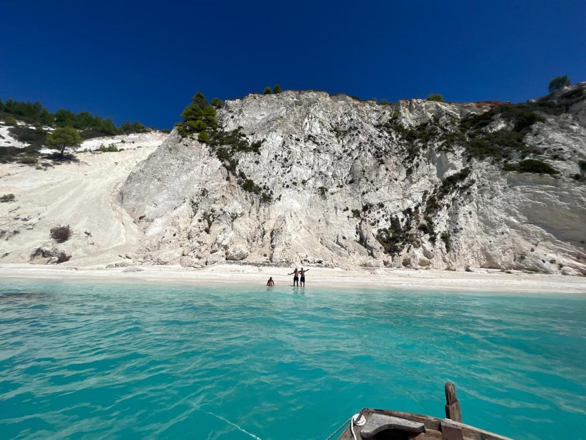 Apollonides Seafront Villa1 Aoede ลิคชูรี ภายนอก รูปภาพ